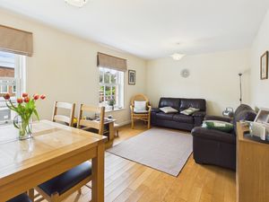 Living- click for photo gallery